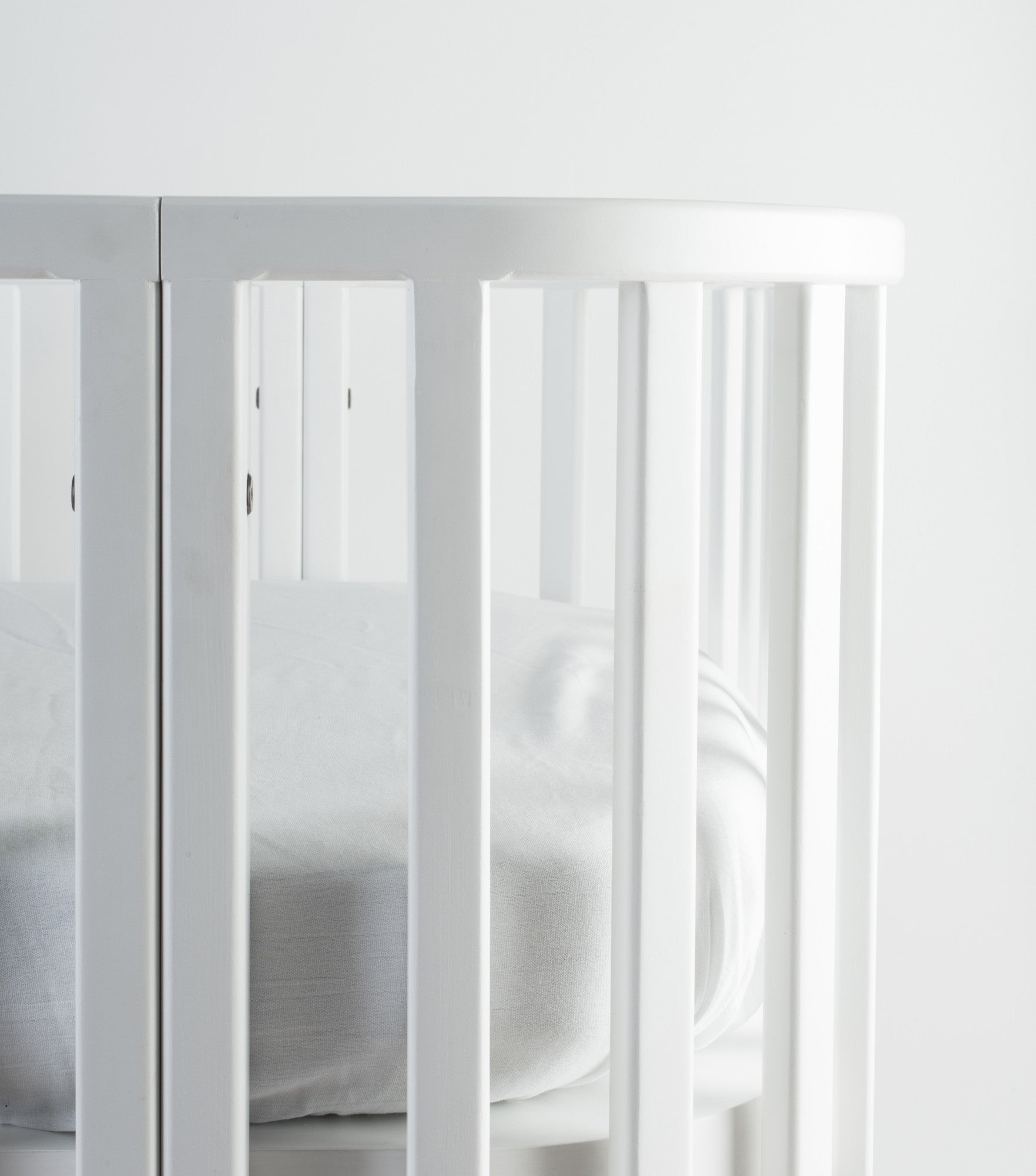 White Amaya Crib