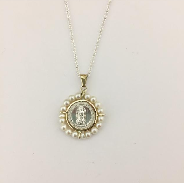 Collar de Plata con Medalla 0 Virgen de Guadalupe Bisel Sencillo con Perlas