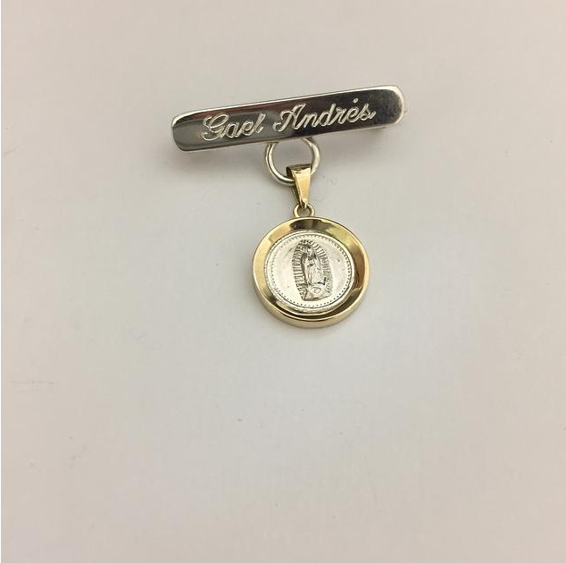 Broche de Plata con Medalla de Virgen de Guadalupe biselada tipo estadio 14k